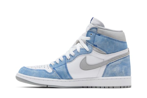 Air Jordan 1 Retro High OG 'Hyper Royal' 555088-402 - Image 3