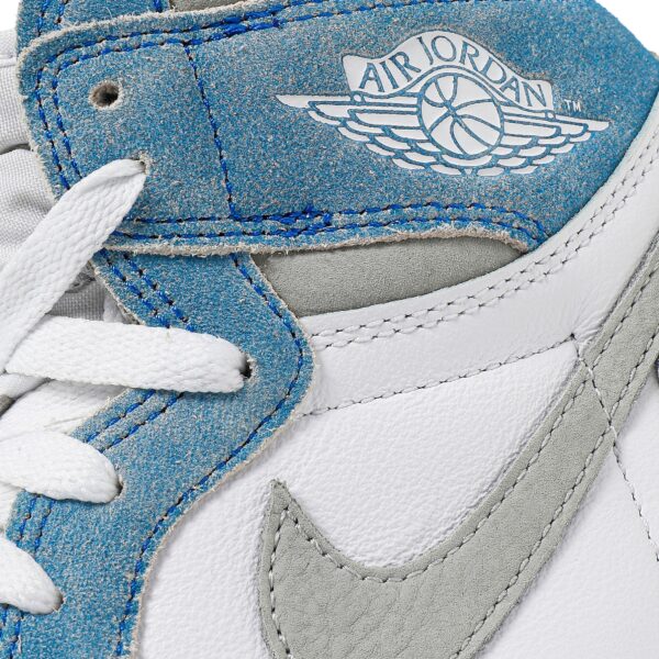 Air Jordan 1 Retro High OG 'Hyper Royal' 555088-402 - Image 9