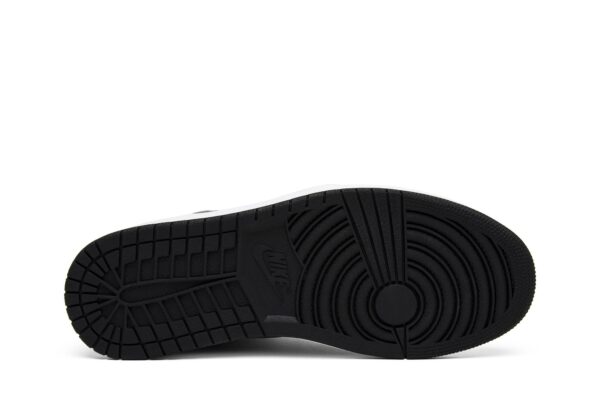 Air Jordan 1 Retro High OG 'Shadow' 2018 555088-013 - Image 4