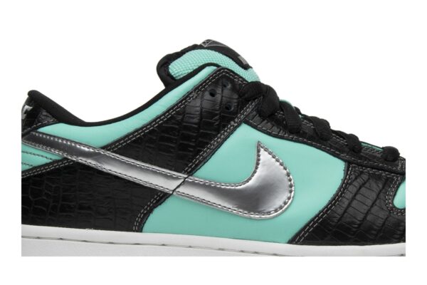 Diamond Supply Co.  x Nike Dunk Low Pro SB 'Tiffany' 304292-402 - Image 2