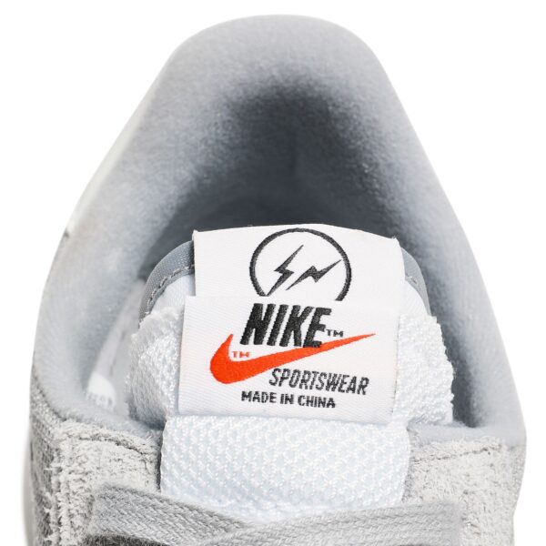 Fragment Design  x Nike sacai  x Nike LDV Waffle 'Light Smoke Grey' DH2684-001 - Image 9