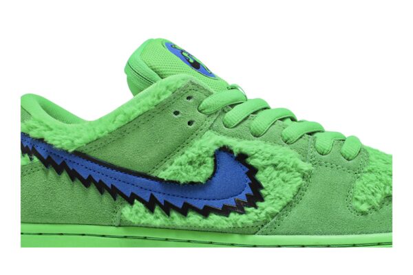 Grateful Dead  x Nike Dunk Low SB 'Green Bear' CJ5378-300 - Image 2
