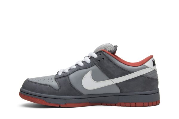 Jeff Staple  x Nike Dunk Low Pro SB 'Pigeon' 304292-011 - Image 3