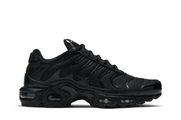 Nike  Air Max Plus 'Triple Black'  604133-050