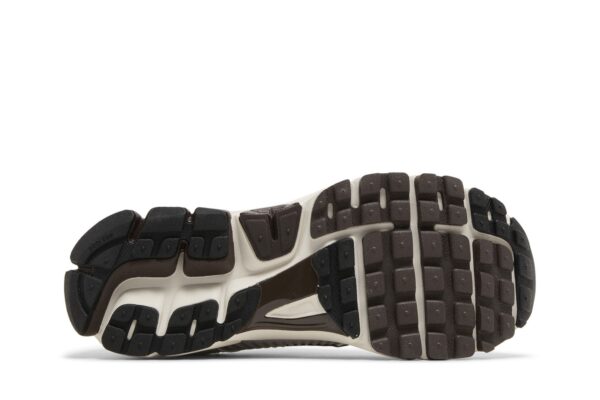 Nike Wmns Air Zoom Vomero 5 'Phantom' FJ2028-001 - Image 4