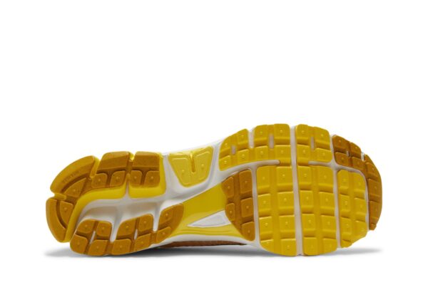 Nike  Zoom Vomero 5 'Yellow Ochre'  FJ4453-765 - Image 4
