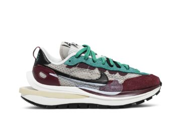 sacai  x Nike VaporWaffle SP 'Villain Red' DD3035-200