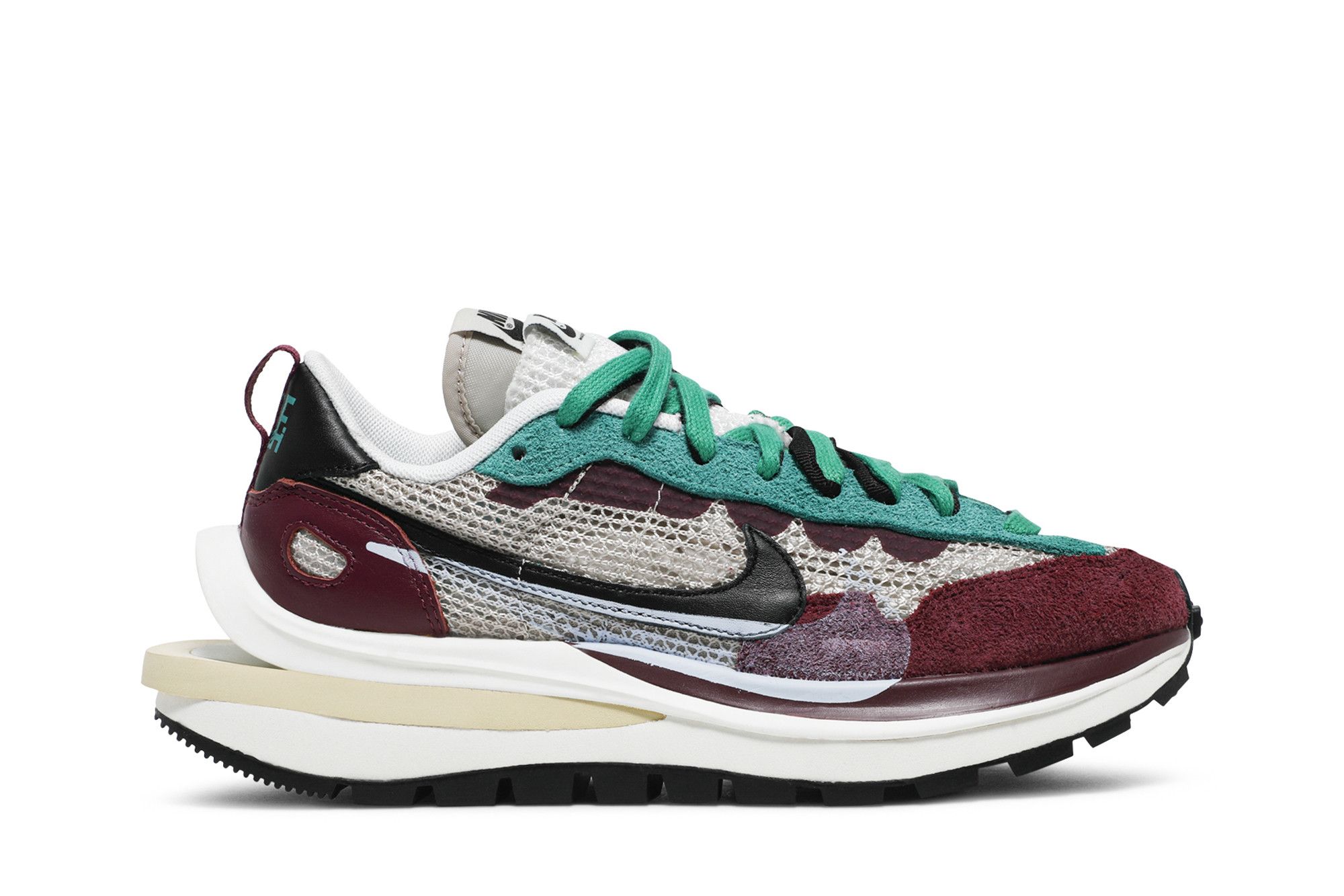 sacai x Nike VaporWaffle SP 'Villain Red' DD3035-200 1 sacai  x Nike VaporWaffle SP 'Villain Red' DD3035-200
