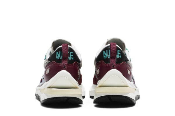 sacai  x Nike VaporWaffle SP 'Villain Red' DD3035-200 - Image 6