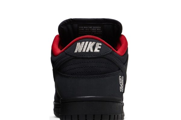 Supreme  x Nike Dunk Low SB 'Black' HQ8487-001 - Image 7