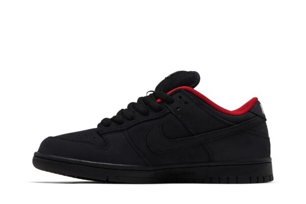 Supreme  x Nike Dunk Low SB 'Black' HQ8487-001 - Image 3