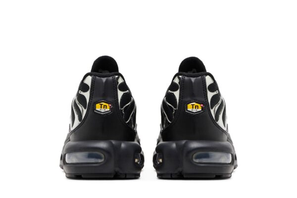 Wmns Nike Air Max Plus SE 'Black Chrome Silver' HJ9743-001 - Image 6
