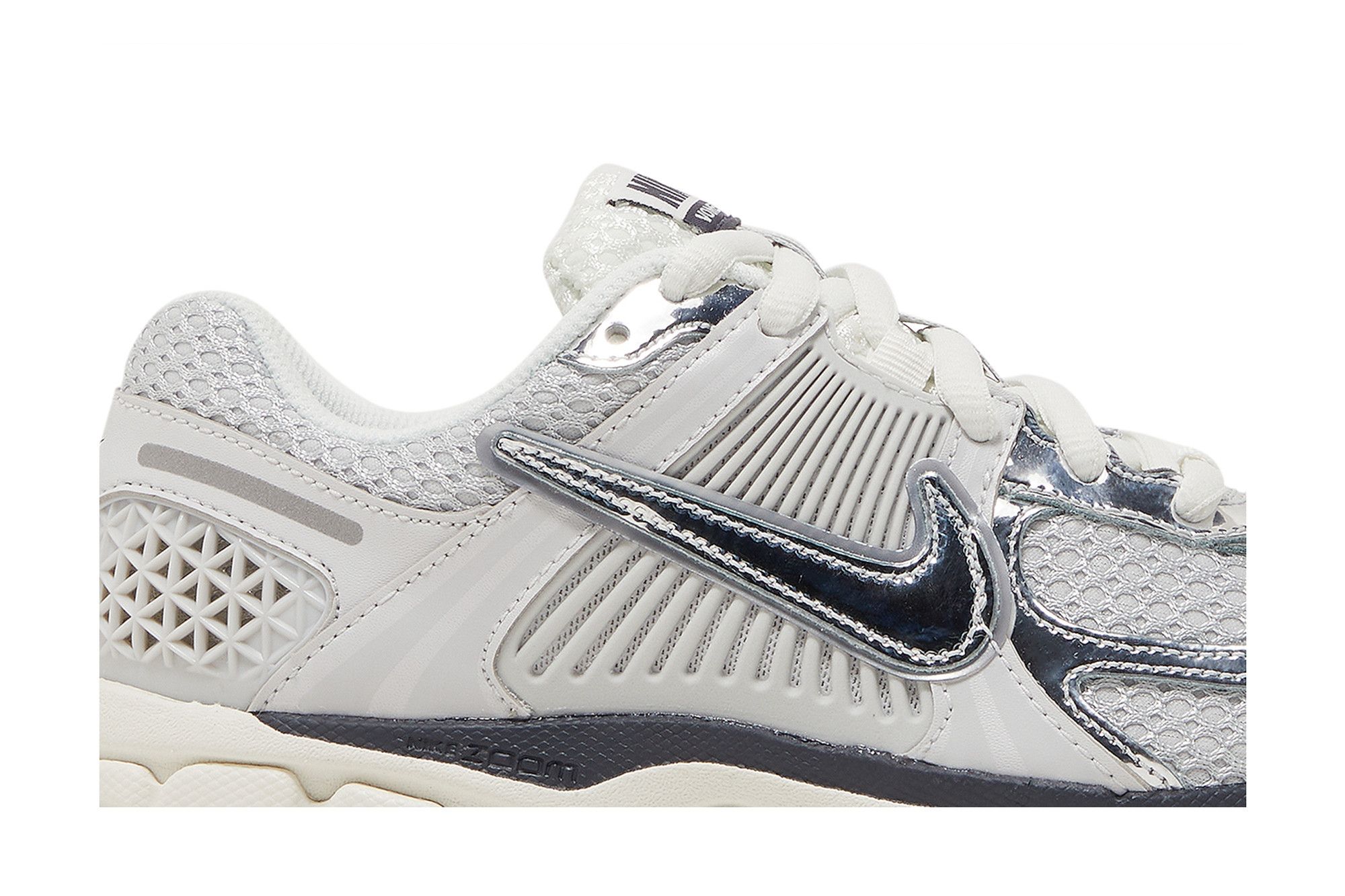 Wmns Nike Air Zoom Vomero 5 'Photon Dust Metallic Silver' FD0884-025 2 Wmns Nike Air Zoom Vomero 5 'Photon Dust Metallic Silver'  FD0884-025 - Image 2