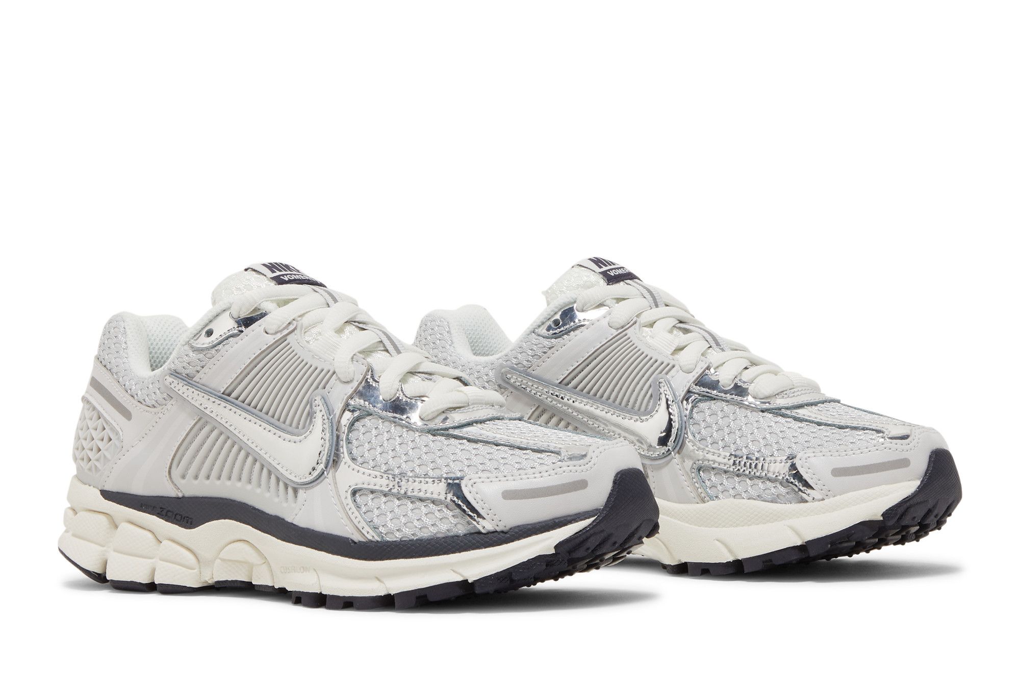 Wmns Nike Air Zoom Vomero 5 'Photon Dust Metallic Silver' FD0884-025 8 Wmns Nike Air Zoom Vomero 5 'Photon Dust Metallic Silver'  FD0884-025 - Image 8
