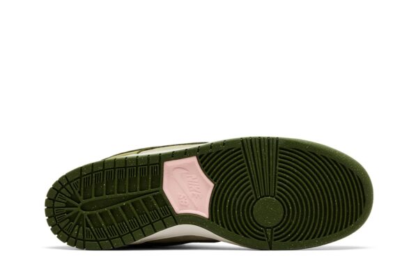 Yuto Horigome  x Nike Dunk Low SB 'Matcha' HF8022-300 - Image 4